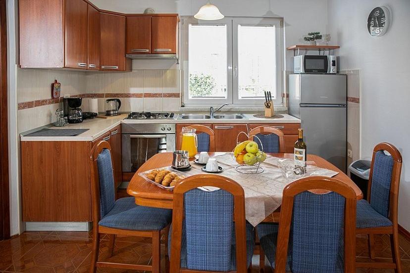 Apartment Orbanic 로비니 외부 사진