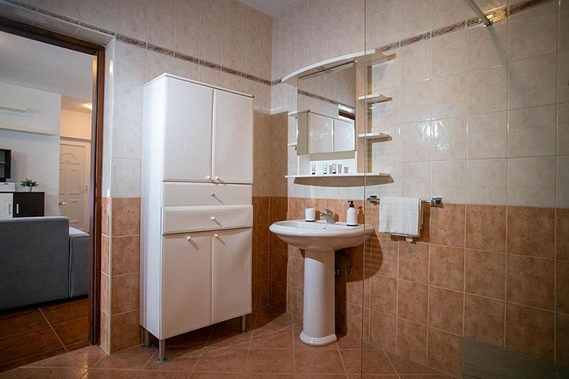 Apartment Orbanic 로비니 외부 사진