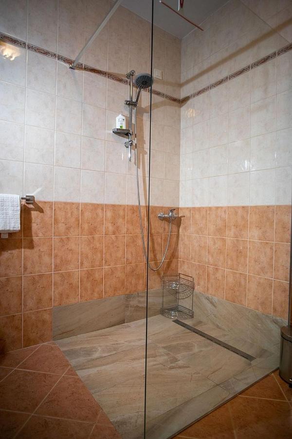 Apartment Orbanic 로비니 외부 사진